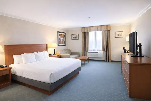 جناح بسرير كينج مع أريكة بحوض جاكوزي، Best Western Davison Inn 4/10