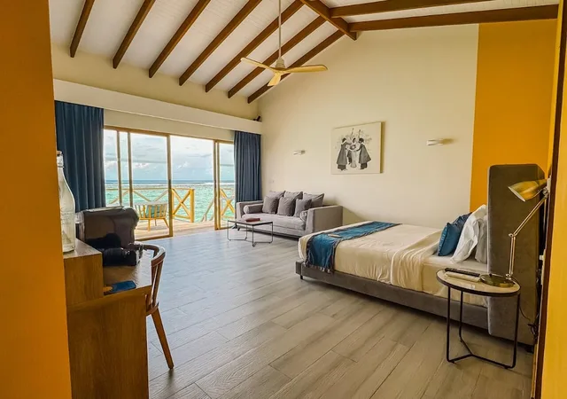 Lagoon Villa, King Bed, Sofa، Joy Island Maldives 2/6