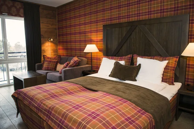 غرفة بسرير كوين مع أريكة، Vestlia Resort 4/8