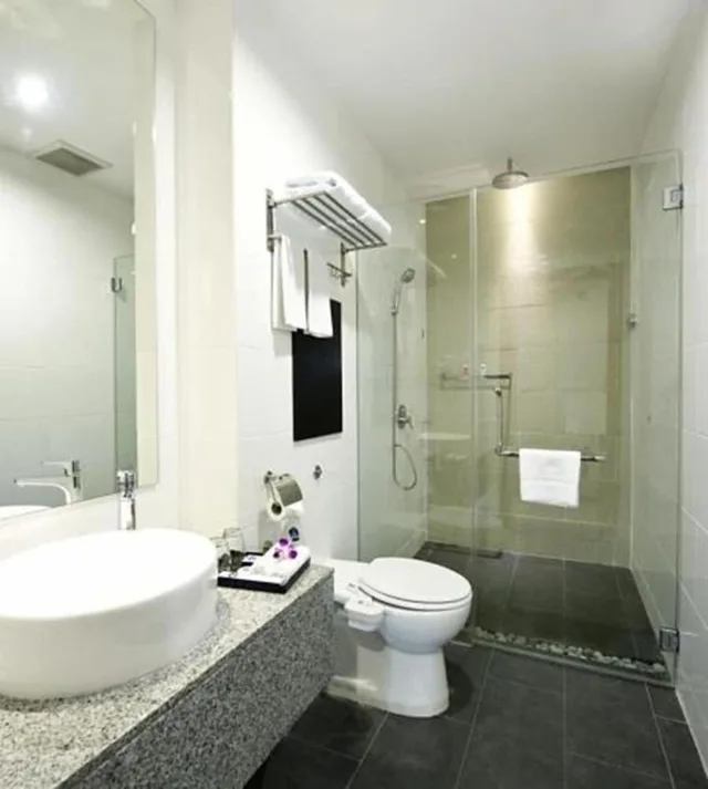 Family, 1 King and 1 Single Beds, Gloria Swiss Hotel and Apartment Sandakan 3/3