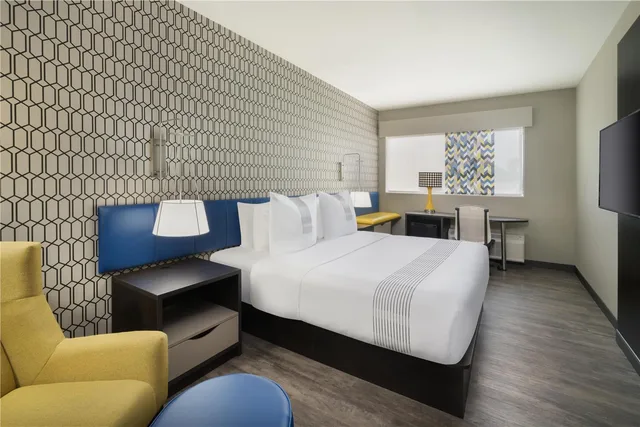 غرفة سيغنتشر بسرير كينج، Glo Best Western Tulsa-Catoosa East Route 66 1/2