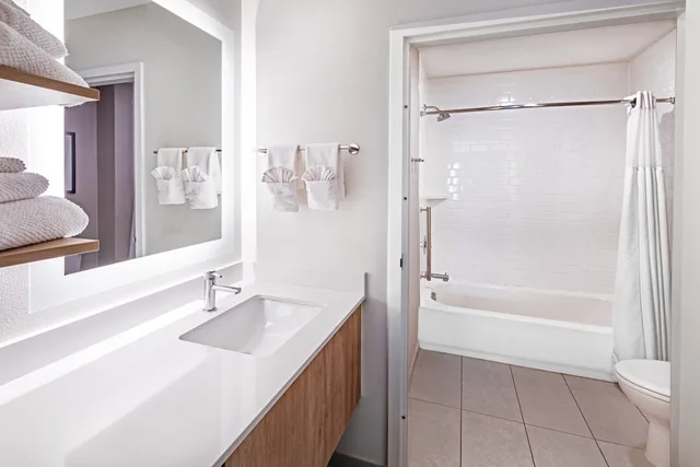 Studio, Suite, 2 Queen Beds, Kitchen, Bathtub, Accessible, Staybridge Suites Portland 2/2