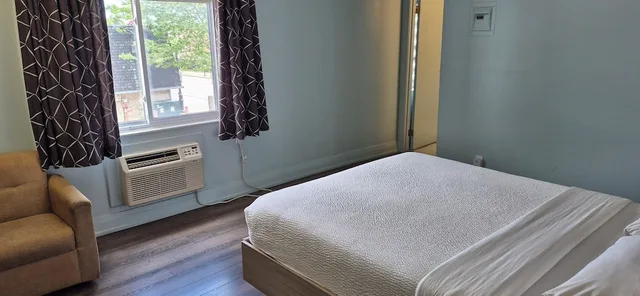 غرفة قياسية بسريرين كوين، Motel6 Niagara Falls, On - Near The Falls 2/10