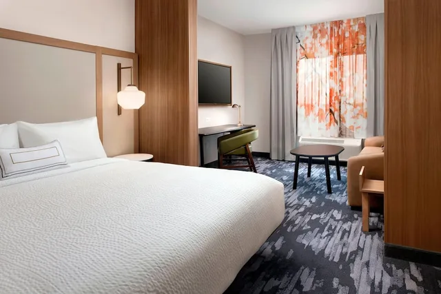 جناح بسرير كينج مع أريكة، Fairfield Inn & Suites By Marriott Denver Tech Center North. 1/3