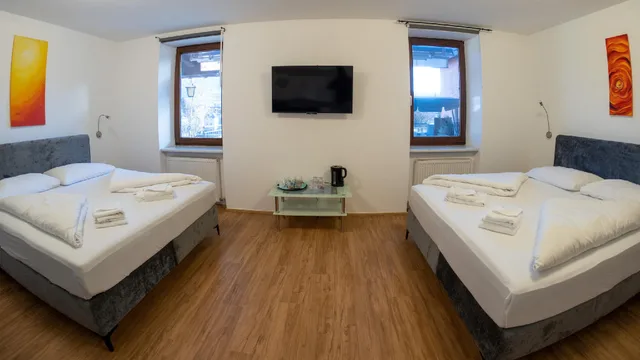 Room, Quadruple, 2 Queen Beds, Hotel Heimgartl 2/3