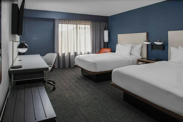 غرفة بسريرين كوين، Courtyard by Marriott Richmond Northwest 1/10