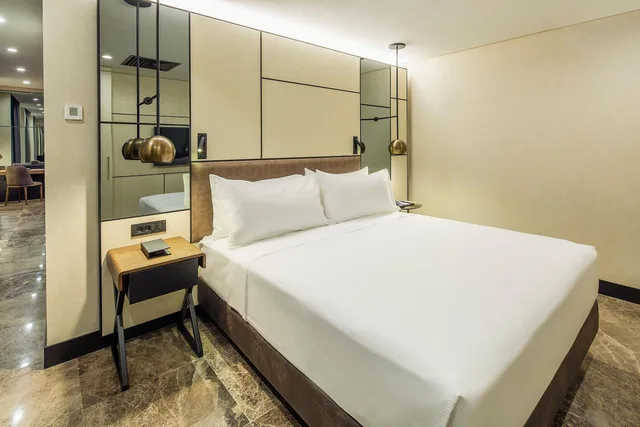 جناح جونيور، DoubleTree by Hilton Kocaeli 3/6