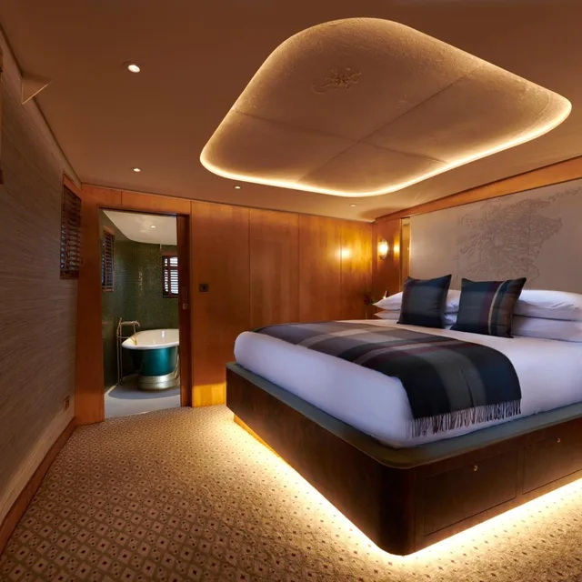 Suite, Fingal A Luxury Floating Hotel 1/3