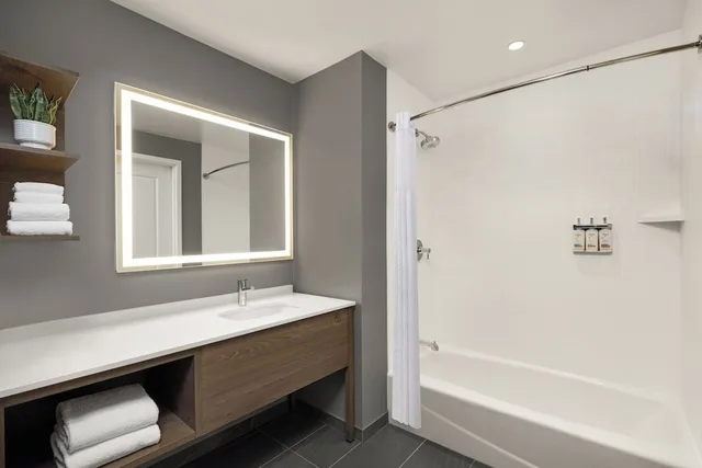 1 Bedroom, Suite, 2 Queen Beds, Bath and Shower, Kitchen، Staybridge Suites Orlando Universal Blvd By Ihg 5/6