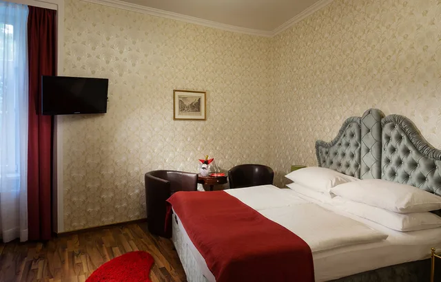 Theme, Double Bed، Hotel Urania 2/4