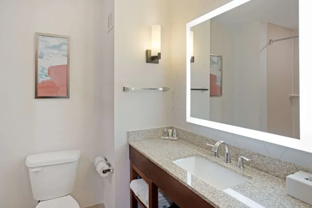 جناح بسريرين كوين، Comfort Suites Bloomsburg, PA 4/6