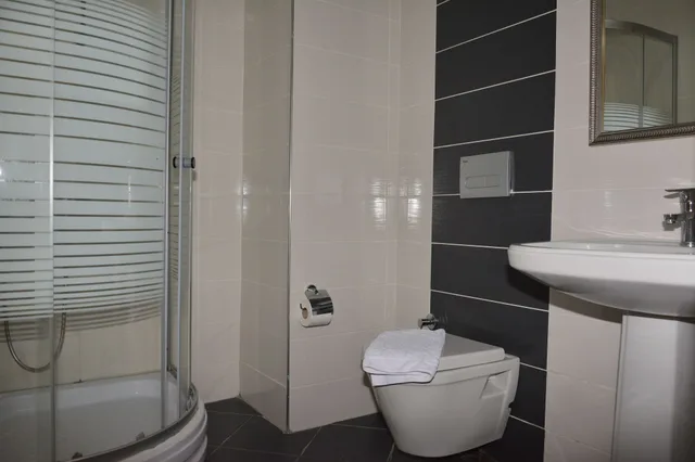 Standard, Queen Bed, Club Palm Garden Keskin 8/9