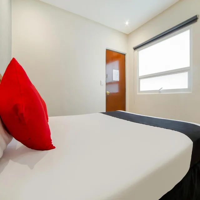 Superior, Hotel Monarca 4/10