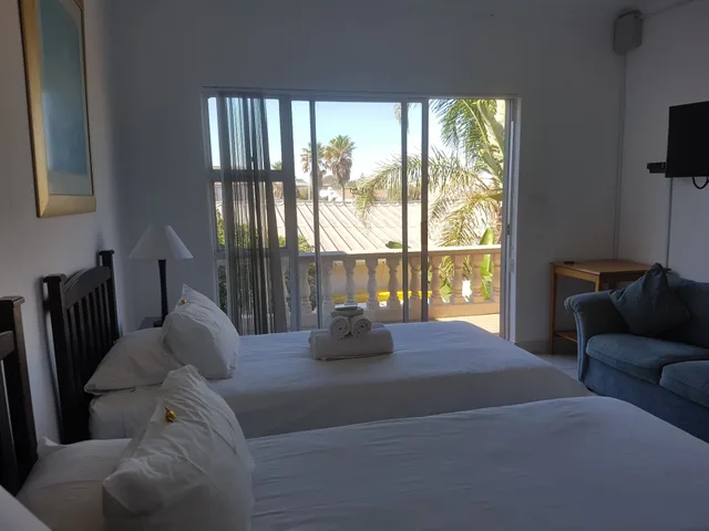 غرفة قياسية بسريرين منفصلين مع أريكة، Melkbosch Guesthouse 2/3