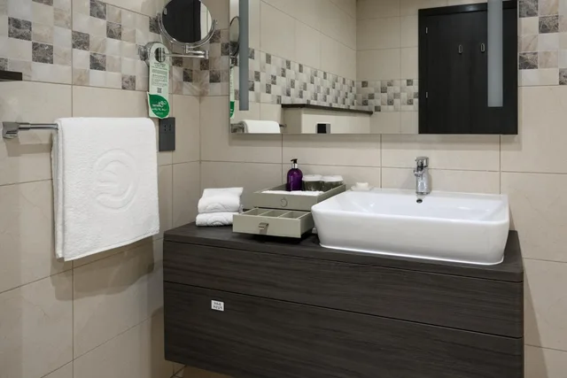 استوديو ديلوكس بسرير كينج، Centara West Bay Hotel and Residences Doha 3/4