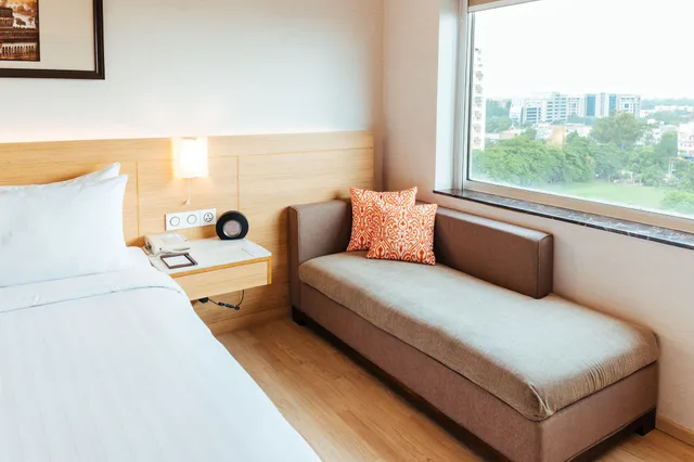 غرفة بسرير كوين بإطلالة على المدينة، Fairfield By Marriott Lucknow 2/3