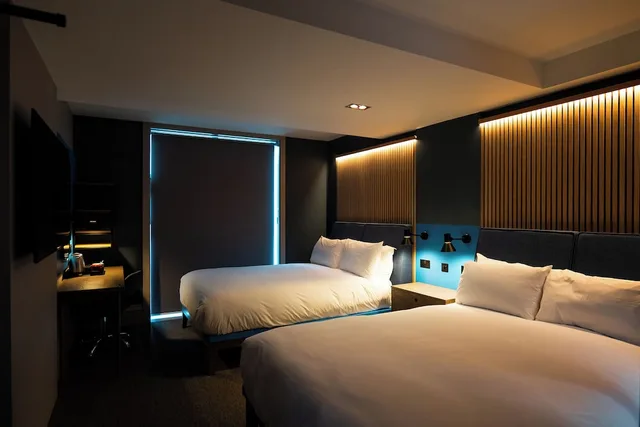 غرفة عائلية بسريرين كينج، Village Hotel Reading 2/8
