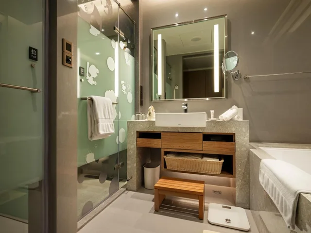غرفة ثلاثية بشرفة، Fame Hall Garden Hotel 4/4