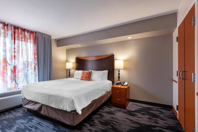 جناح بسرير كينج مع أريكة، Fairfield Inn Suites Columbus 2/7