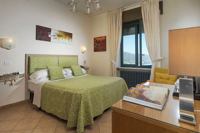 Standard, Queen Bed, Sea View, Hotel La Pensione Svizzera 9/10