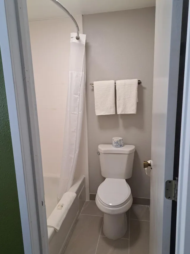 غرفة رباعية بسرير مزدوج، Rodeway Inn Baker City 3/5