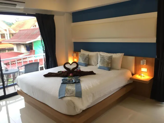 غرفة ديلوكس بشرفة، At Aonang Guesthouse 2/8