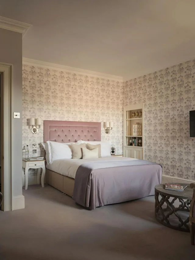 غرفة سوبيريور بسرير كوين، The Queensberry Hotel 1/8