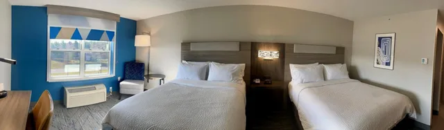 جناح بسرير كوين بغرفة نوم واحدة، Holiday Inn Express & Suites Marquette, an IHG Hotel 2/10