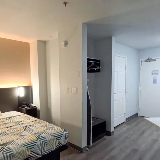 غرفة ديلوكس بسرير كوين، Studio6 Brownsville, TX 8/10
