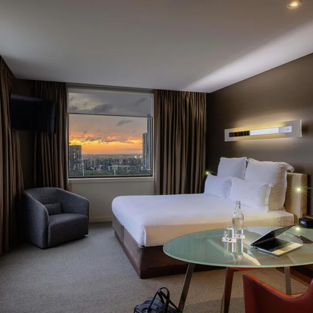 Executive, King Bed, Lounge Access, Pullman at Sydney Olympic Park 2/8