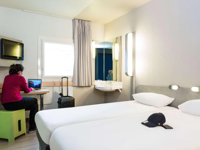 غرفة قياسية ثلاثية، Ibis Budget Paris Porte De Montmartre 3/5