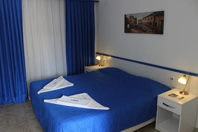 غرفة قياسية بسرير مزدوج، Rota Hotel 1/3