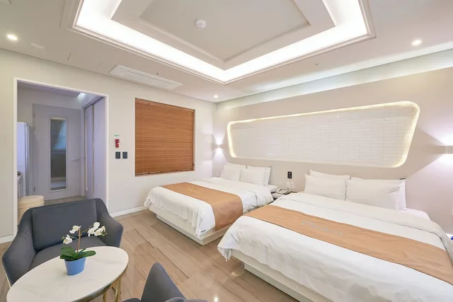 غرفة ديلوكس بسريرين مزدوجين، Dubai Hotel Gwangju 4/6