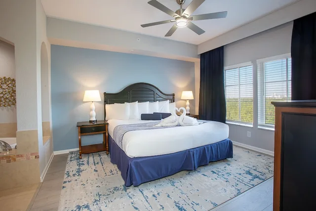 Signature, 2 Double Beds, King Bed, Fireworks View, 2 Bathrooms, Sofa، Lake Buena Vista Resort Village and Spa 6/10