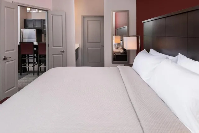 جناح بسريرين كوين بغرفة نوم واحدة لذوي الإعاقة، STAYBRIDGE SUITES LAKE CHARLES 1/1