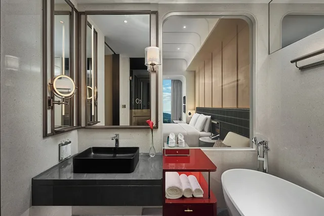غرفة سوبيريور بسرير كينج بإطلالة على البحر، HUALUXE Shenzhen Bao'an by IHG 7/7