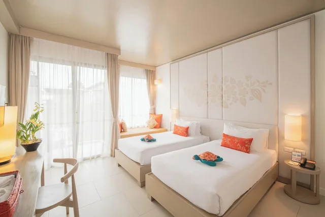 غرفة سوبيريور بسرير مزدوج بإطلالة على المسبح، Proud Phuket Hotel 5/7