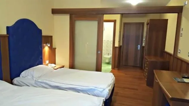 غرفة ديلوكس بسرير مزدوج بإطلالة على البحيرة، Hotel Internazionale 2/10