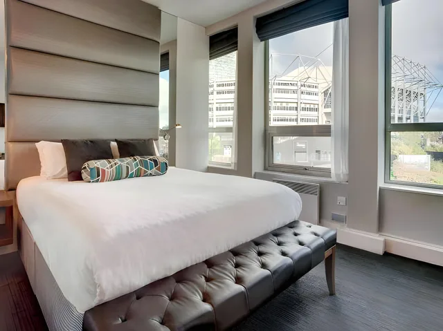 غرفة سيغنتشر، Sandman Signature Newcastle Hotel 1/1