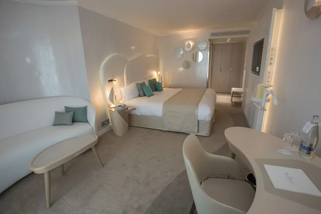 Classic, Twin Beds, Street View، MIRAMAR CROUESTY HOTEL 4/5