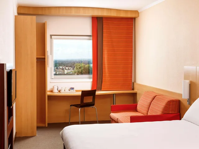 Family, Double Bed, Working Area، IBIS NOTTINGHAM CENTRE 4/8