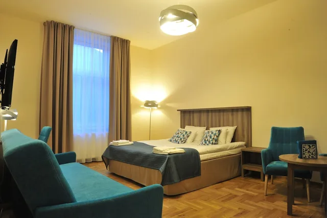 شقة بسرير كينج بحمام خاص مع أريكة، Kosmopolita Rooms Apartments Krakow 5/10