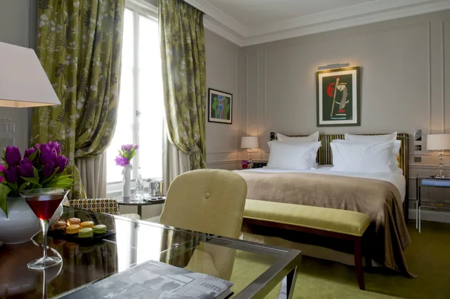 Deluxe, King Bed, Le Burgundy Paris 10/10