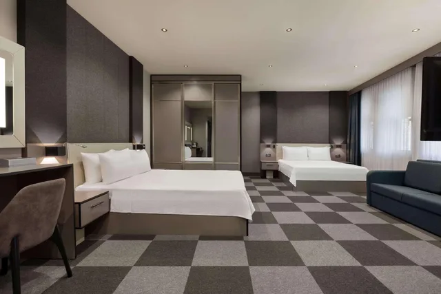 Deluxe, Tryp By Wyndham Istanbul Sancaktepe 1/2
