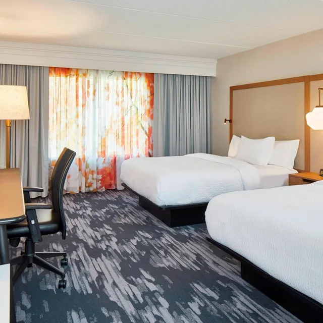 Room, King Bed, 2 Queen Beds, Fairfield Inn & Suites Albany Airport 1/2