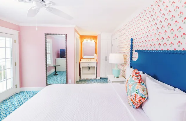 غرفة بسرير كينج بشرفة، Harbour View Inn 2/10