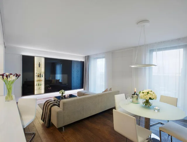 2 Bedrooms, Beyond Me, London, 2 Queen Beds, Terrace View, Me London Hotel 5/5