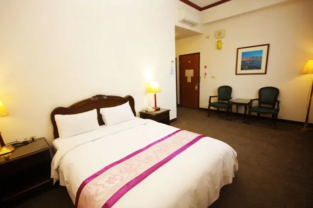 غرفة سوبيريور بسرير مزدوج، East Commercial Affairs Hotel 1/4