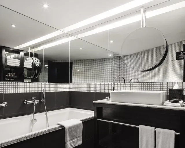 Renovated, Platinum, Suite, 1 King and 1 Single Beds، Hard Rock Hotel Pattaya 4/4