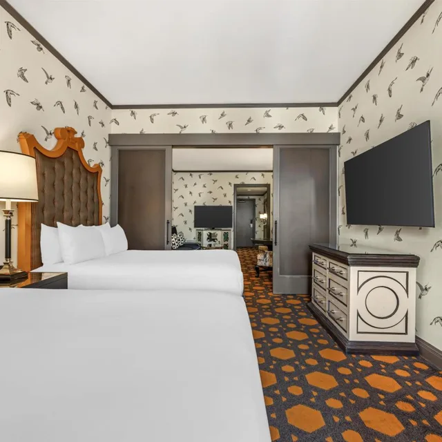 Suite, 2 Double Beds, Bath and Shower, Accessible، Royal Sonesta Portland Downtown 2/7